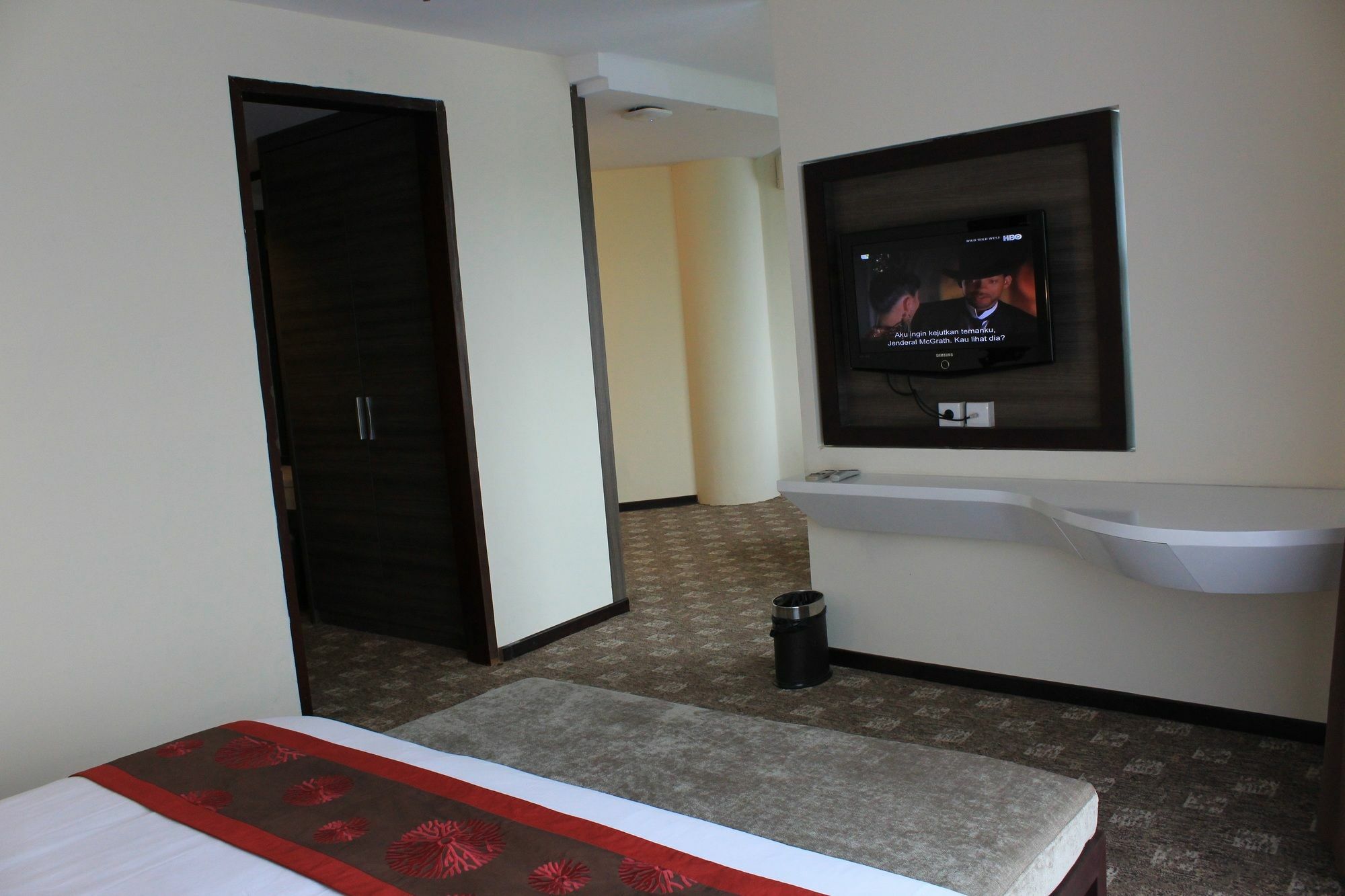 President Executive Club Hotel Cikarang Exterior foto